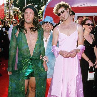 Нажмите на изображение для увеличения.

Название:	Goofy-A-Listers_-The-Red-Carpet-Mis-Haps-That-Prove-Celebrities-Really-Are-Human-6.jpeg
Просмотров:	1292
Размер:	232.4 Кб
ID:	4409415