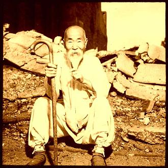 Нажмите на изображение для увеличения.

Название:	an-old-korean-man-takes-a-rest-on-the-street-in-front-of-destroyed-buildings-3fa7e7-1024.jpg
Просмотров:	2634
Размер:	219.1 Кб
ID:	4492101