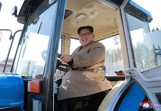 Нажмите на изображение для увеличения.

Название:	Ким-Чен-Ын-трактор-политика-4156499.jpg
Просмотров:	4
Размер:	86.9 Кб
ID:	4556932